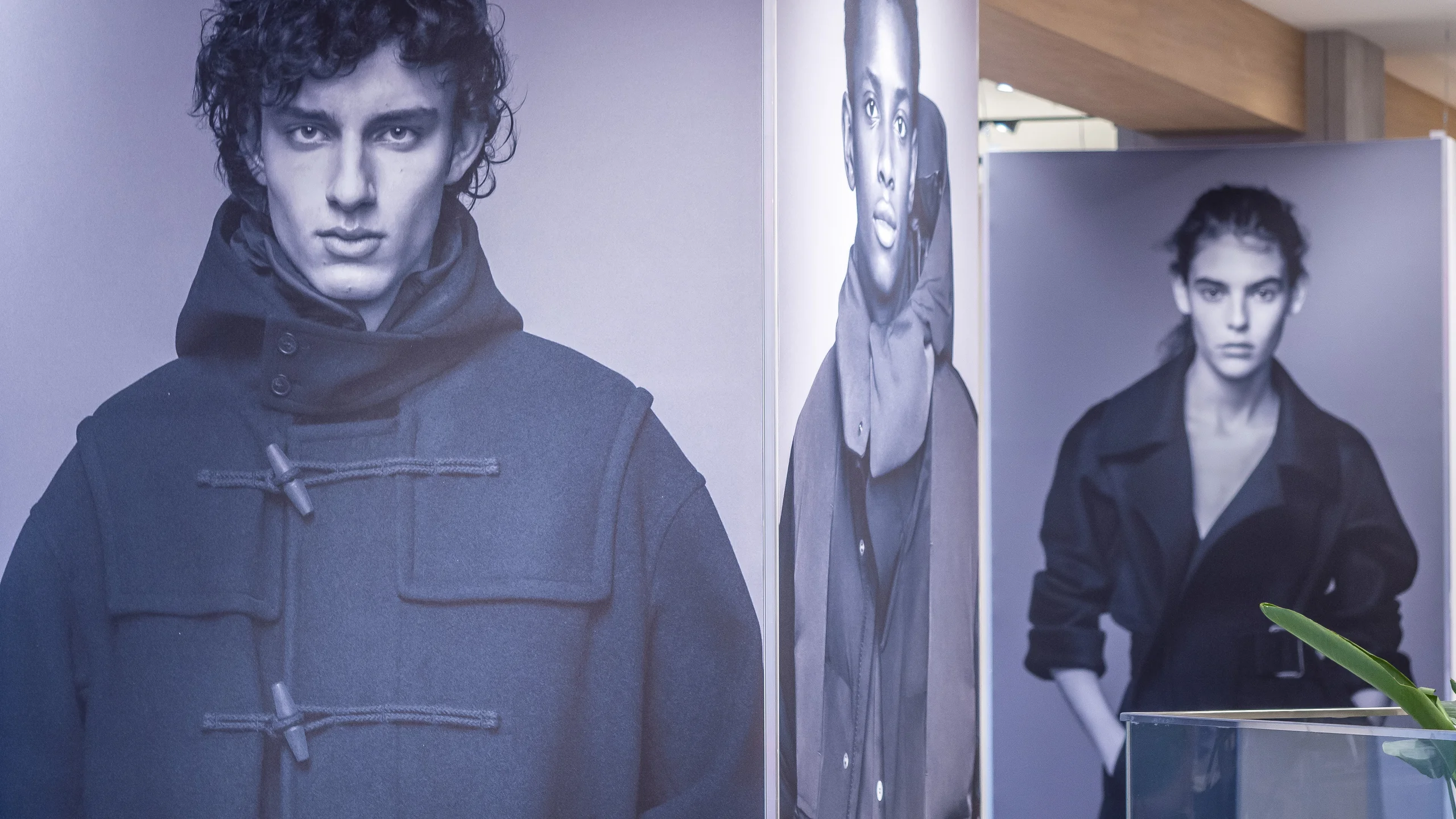 Рамы для натяжения текстиля в Uniqlo