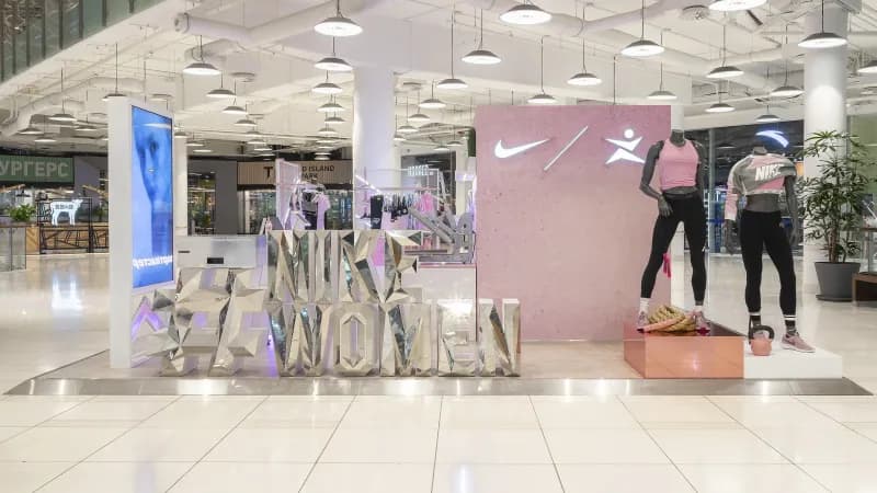 Pop-Up House of Pink Nike × Спортмастер