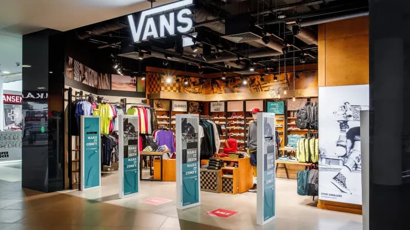 Магазин Vans в ТЦ Галерея