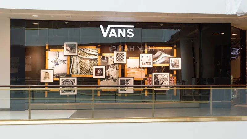 Витрина для Vans