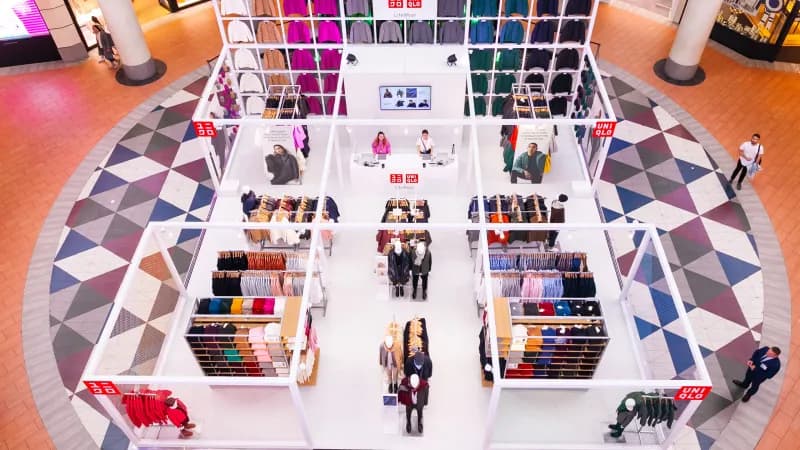 Pop-Up Uniqlo в ТЦ Атриум