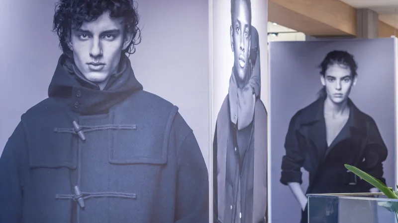 Рамы для натяжения текстиля в Uniqlo