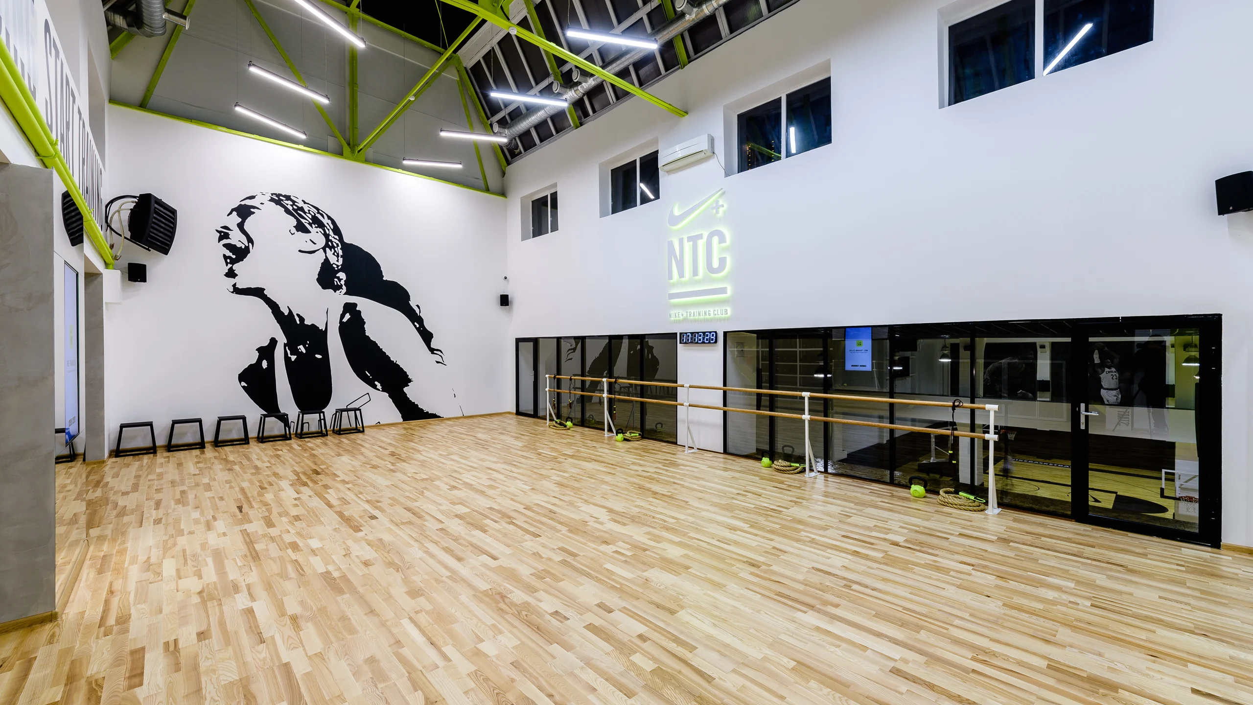 Студия Nike × Playground - 2