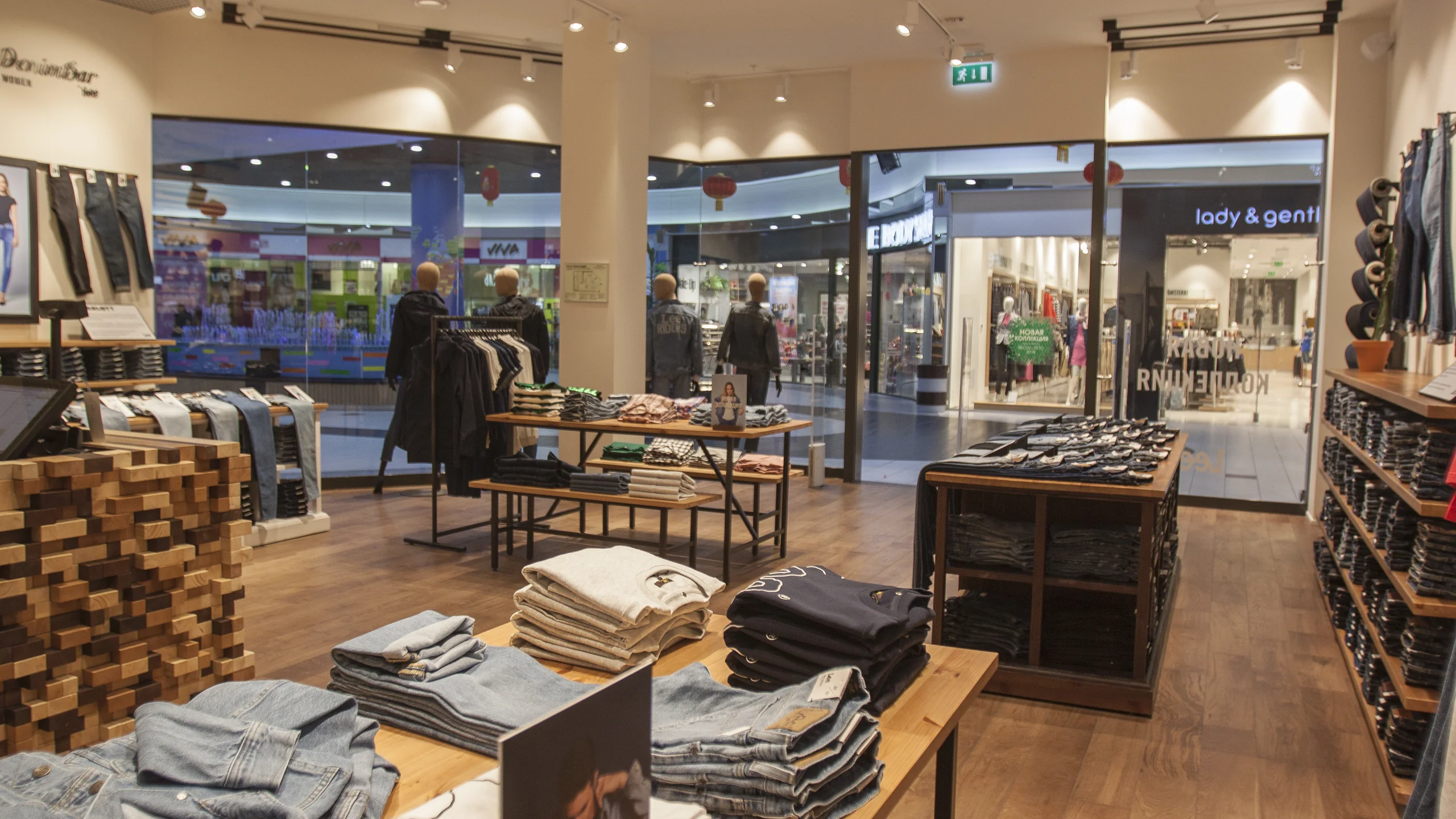 Магазин Lee в ТЦ Радуга - 3