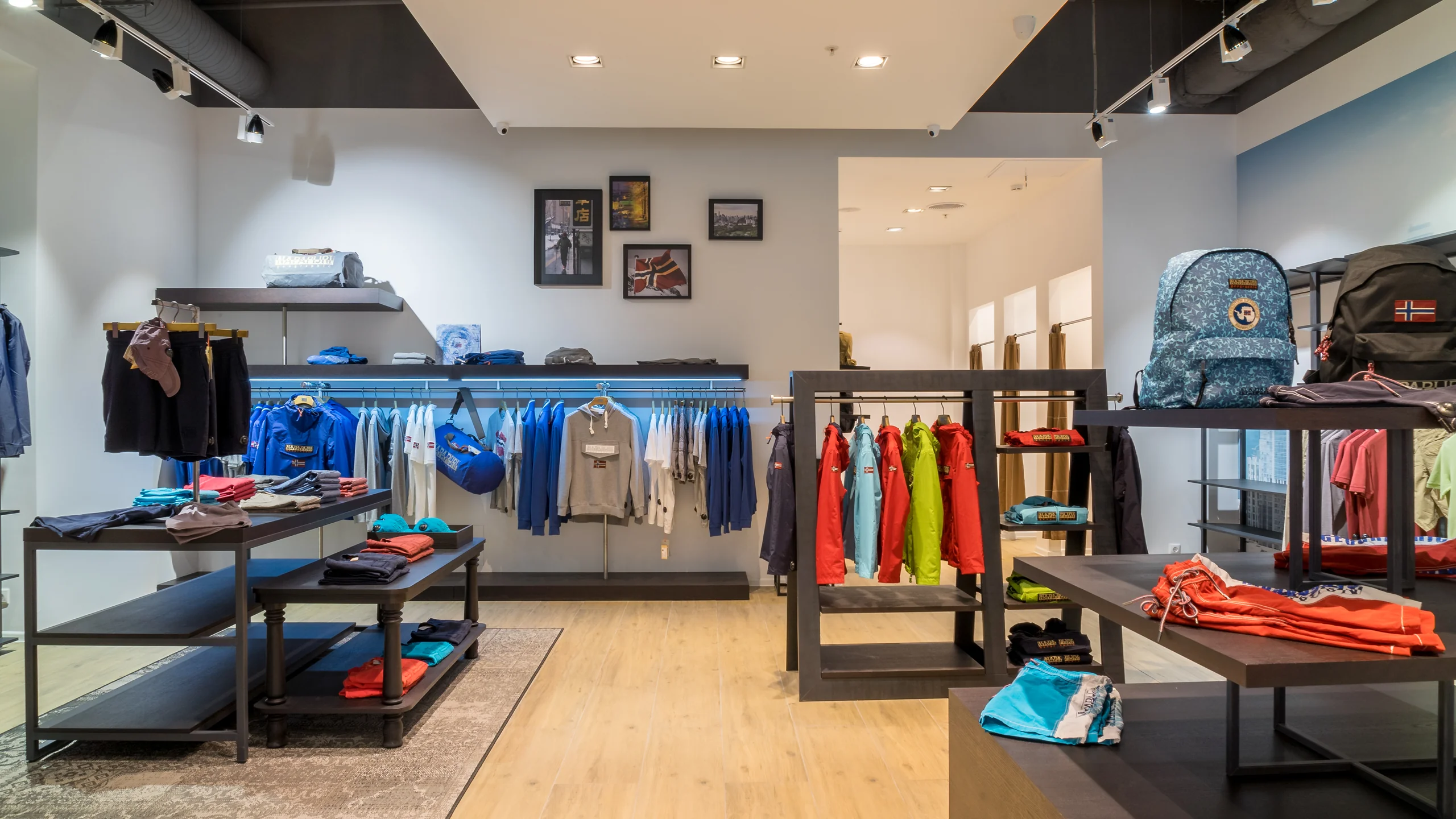 Магазин Napapijri в ТЦ Vegas 24 - 4