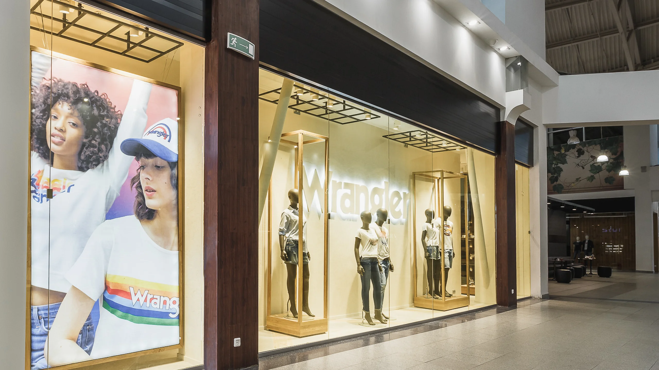 Магазин Wrangler в ТЦ Космопорт - 1