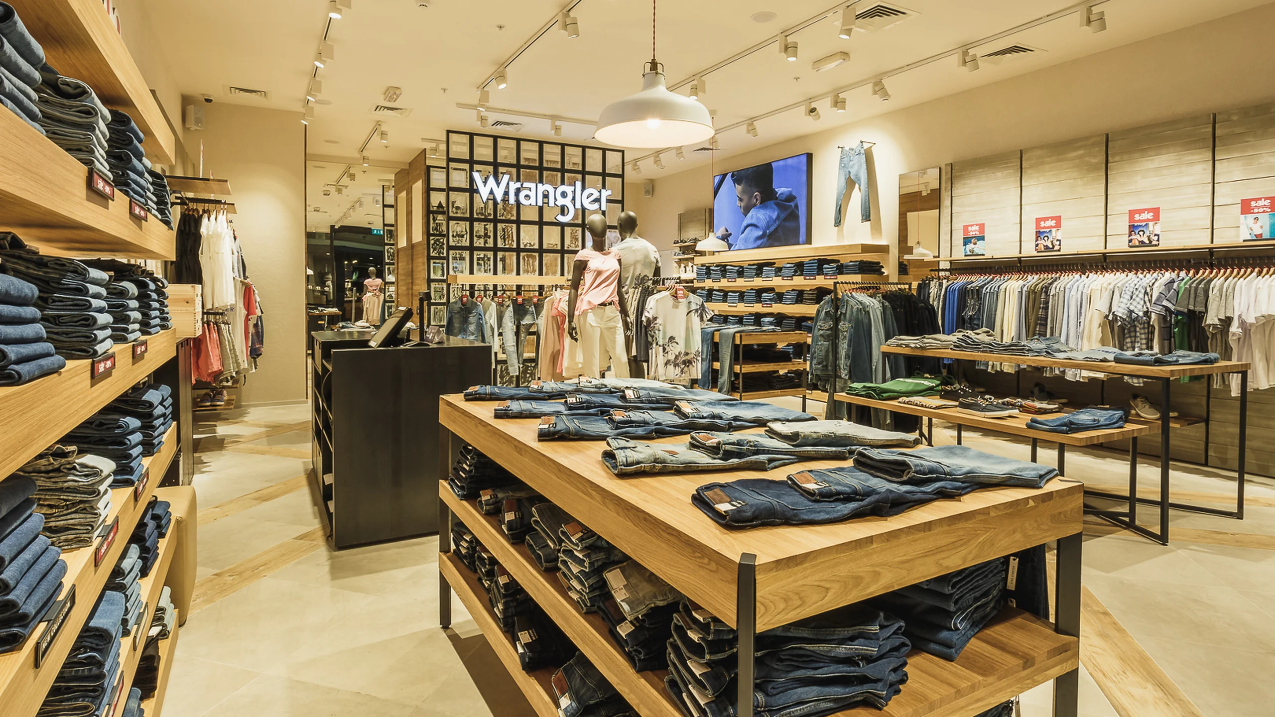 Магазин Wrangler в ТЦ Космопорт - 3