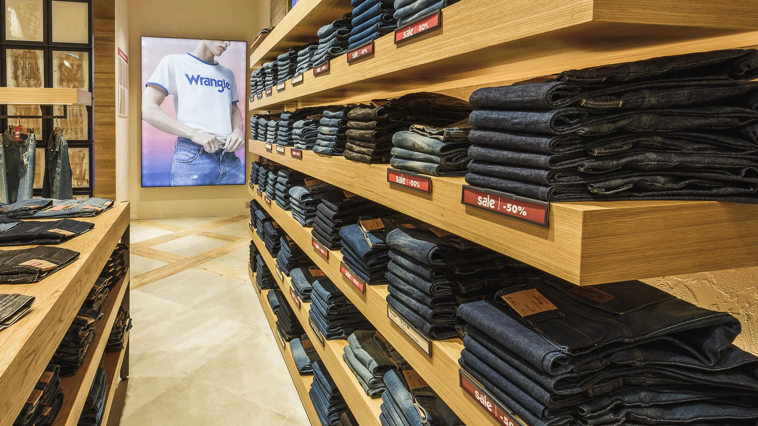 Магазин Wrangler в ТЦ Космопорт - 5