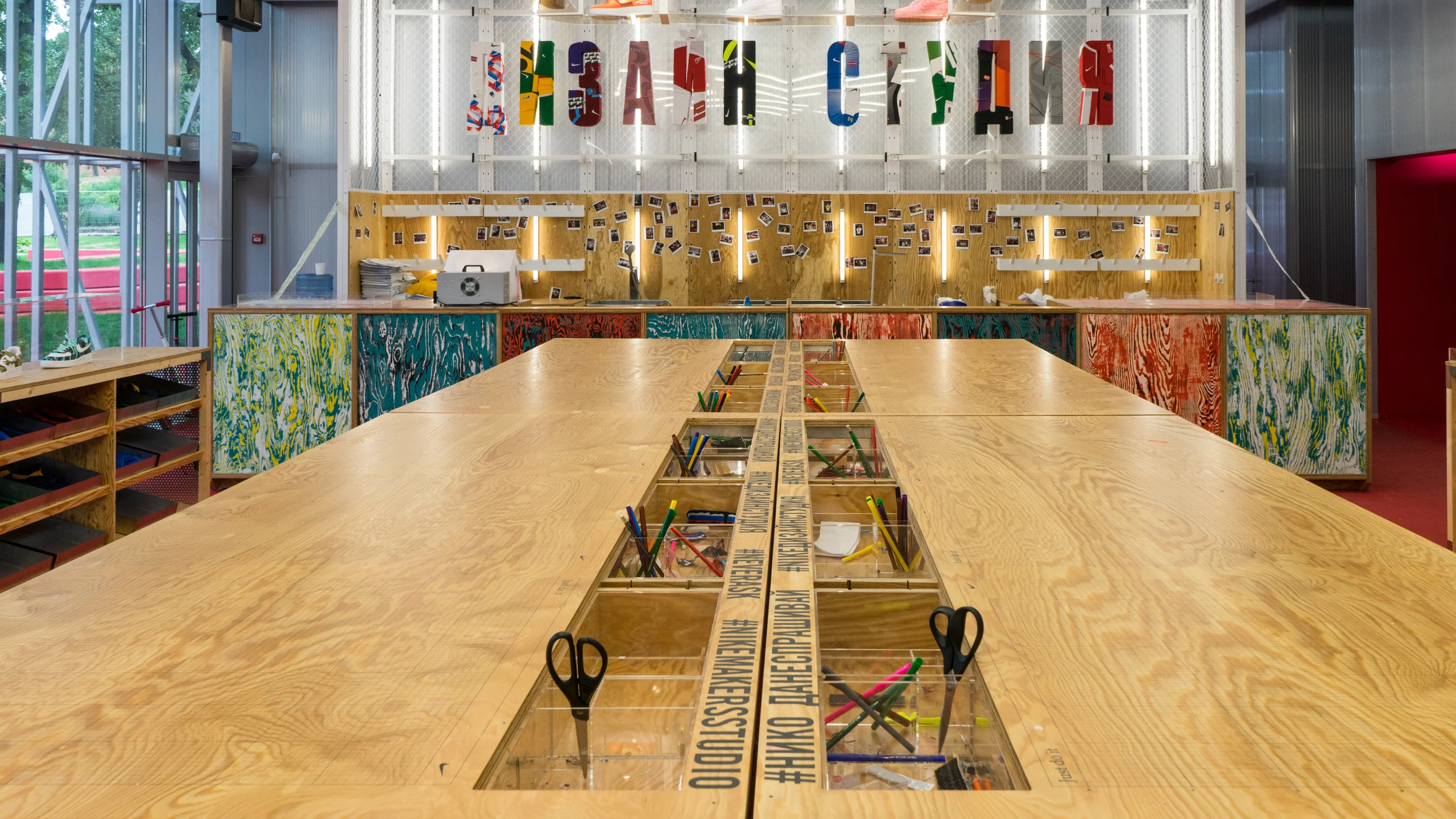 Дизайн студия в Nike Box - 4