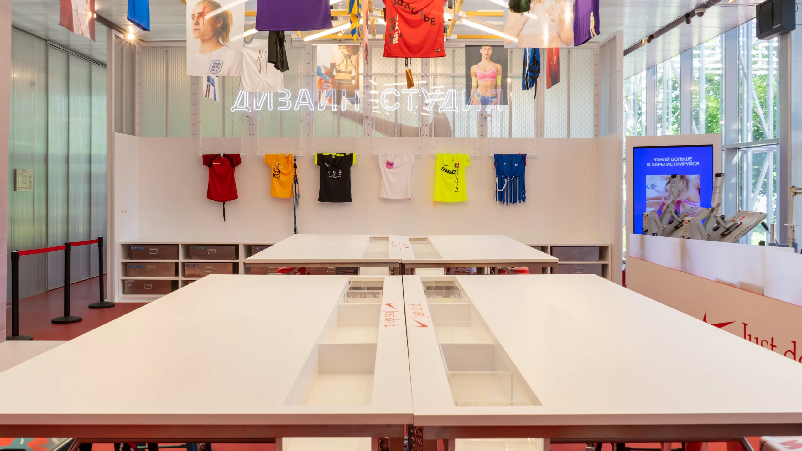 Дизайн студия к ЧМ19 в Nike Box - 2