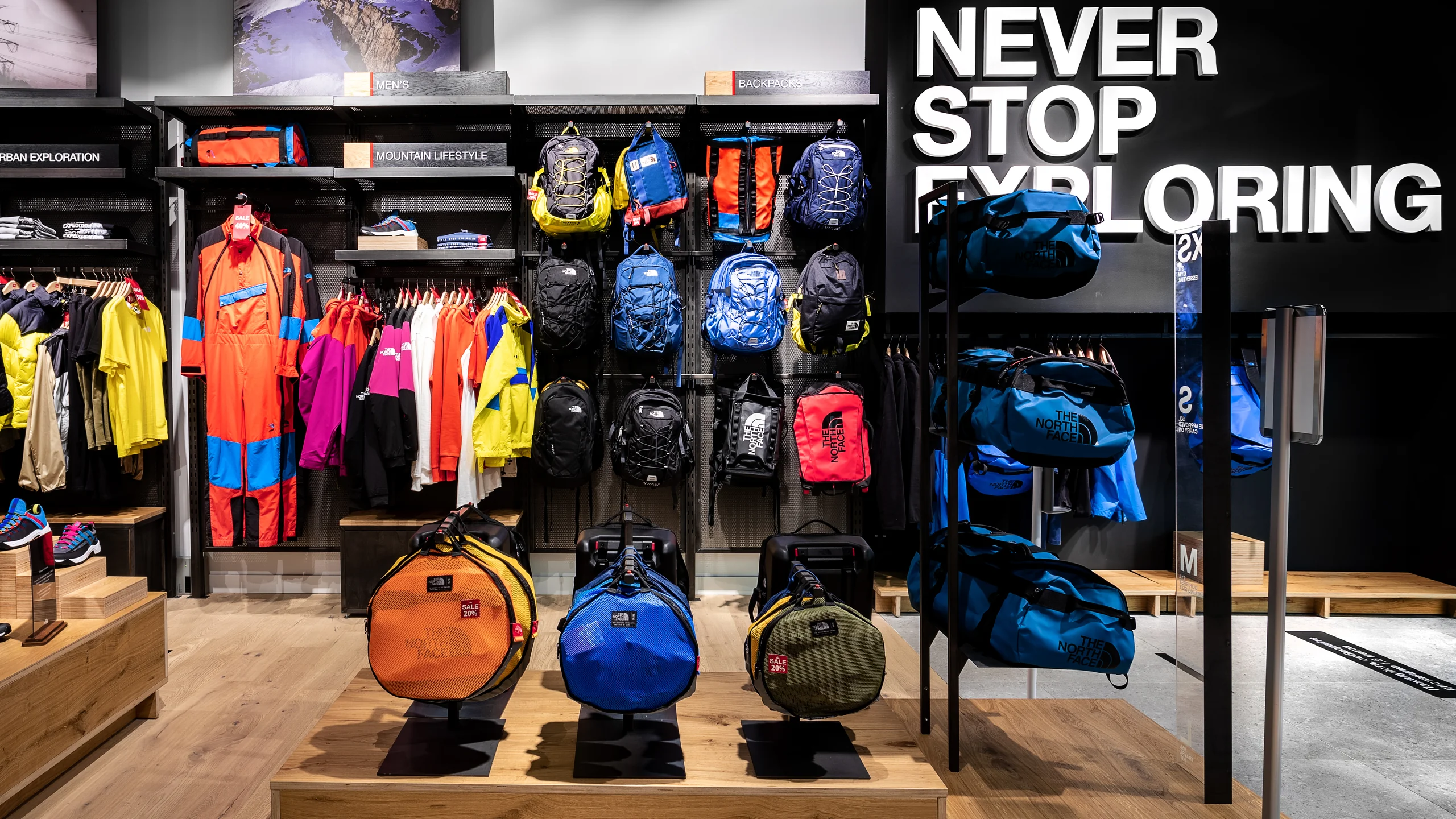 Магазин The North Face в ТЦ Галерея - 3